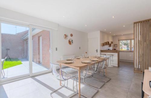 Marcq-en-Baroeul House | Bright and renovated house for 8 people parking