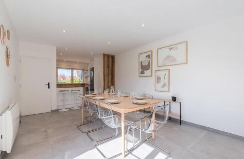 Marcq-en-Baroeul House | Bright and renovated house for 8 people parking