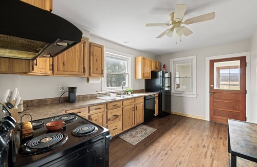 Lairdsville House | Bright and Simple Spacious Stay-Entire Home