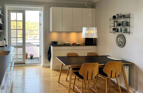 Frederiksberg C Apartment | Bright and spacious apartment with a balcony