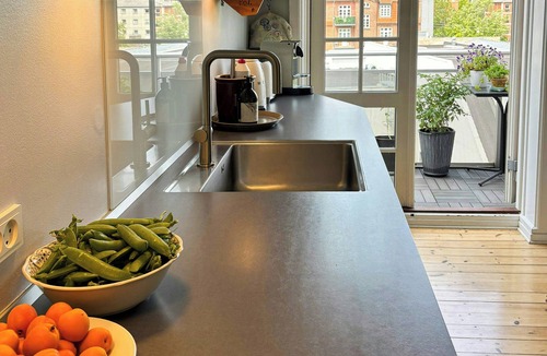 Frederiksberg C Apartment | Bright and spacious apartment with a balcony