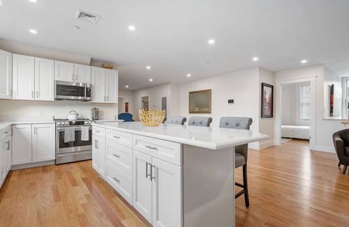 Worcester Condo | Bright and Spacious 2BR/2BATH Condo with Parking