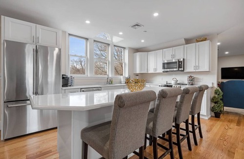 Worcester Condo | Bright and Spacious 2BR/2BATH Condo with Parking