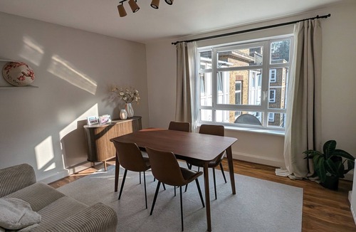 Charlton Apartment | Bright and spacious flat in Greenwich