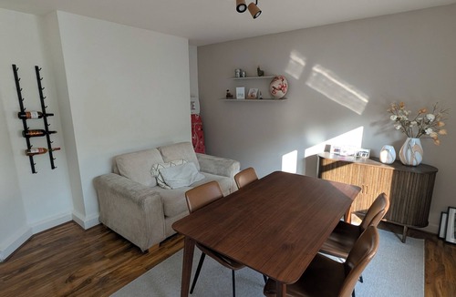 Charlton Apartment | Bright and spacious flat in Greenwich