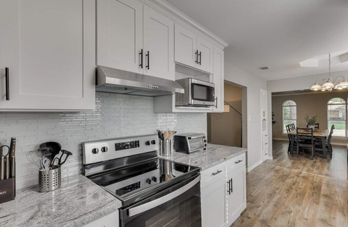 Buckner Terrace - Everglade Park House | Bright and Sunny Dallas Getaway