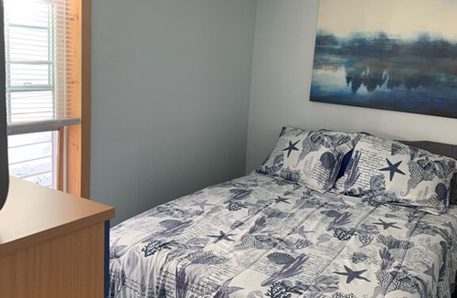 Queens House | Bright and sunny genuine Bungalow