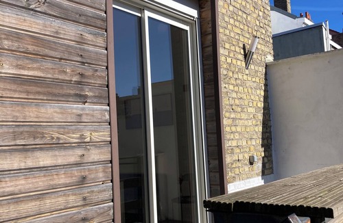 Coudekerque-Branche Apartment | Bright apartment with terrace