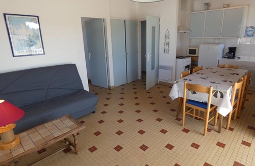 Notre-Dame-de-Monts Apartment | Bright apartment in Notre-Dame-de-Monts - Pets allowed