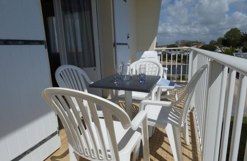 Notre-Dame-de-Monts Apartment | Bright apartment, south balcony, pets allowed, near forest