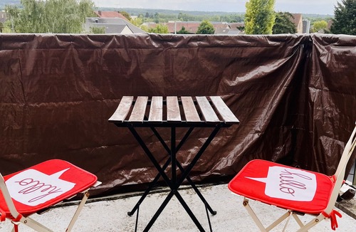 Beaumont-sur-Oise Apartment | Bright apartment