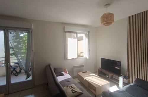 Bourg-les-Valence Apartment | Bright apartment
