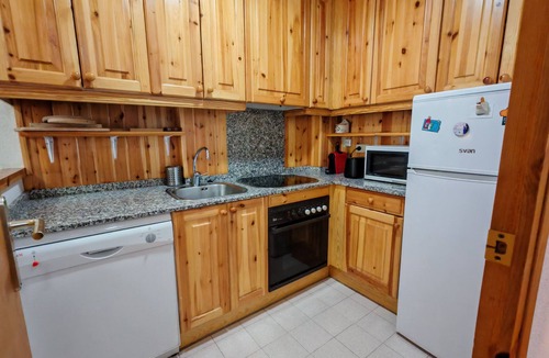 Taull Apartment | Bright apartment with garden Besiberri 6