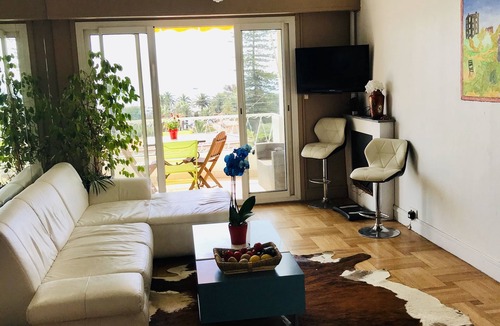 Beaulieu-sur-Mer Apartment | Bright apartment with sea view