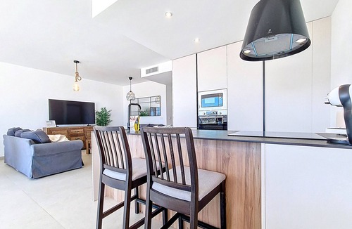 Mar de Cristal Apartment | Bright Apartment with Expansive Poolside Balcony