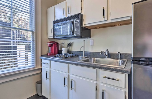 Crestline Heights Apartment | Bright Apartment 3 Mi to Downtown Birmingham!