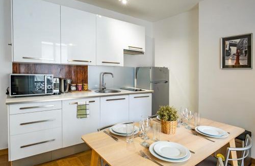 7th Arrondissement Apartment | Bright apartment at Les Invalides - 4 Guests