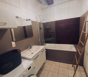 Saint-Mathieu Apartment | Bright apartment for 4 in downtown Perpignan