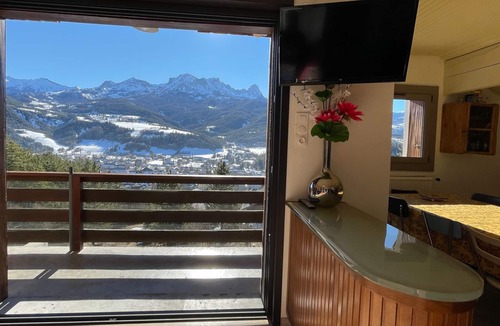 Barcelonnette Apartment | Bright apartment 6/8 people overlooking Barcelonnette. Panoramic View.