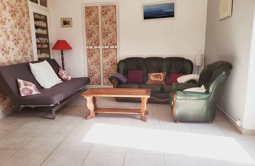 Saint-Ambroix House | Bright apartment in Saint Ambroix near amenities