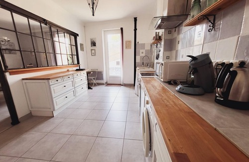 Saint-Ambroix House | Bright apartment in Saint Ambroix near amenities