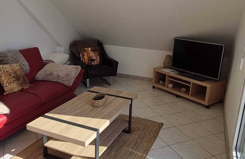 Haguenau Apartment | Bright apartment in a house