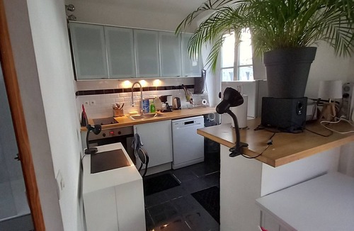 Batignolles Apartment | Bright Apartment in Batignolles – Parisian Charm, Self Check-in