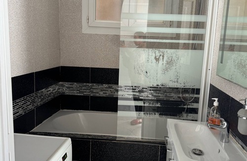 Saint-Lazare Apartment | Bright apartment in the city center, near Gare Saint Charles