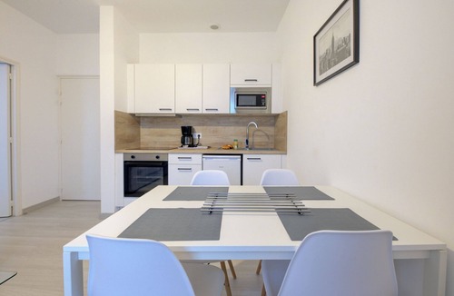 Avoine Apartment | Bright apartment in the center of Avoine