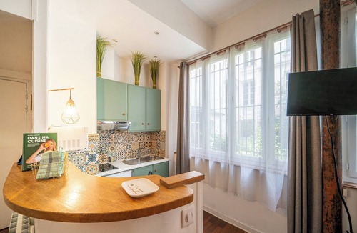 Arsenal Apartment | Bright apartment Marais – garden view, very quiet