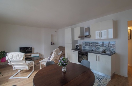 Saint-Nazaire Apartment | Bright apartment near the station