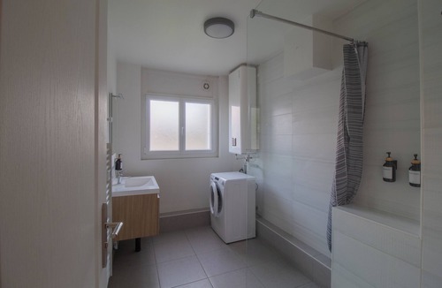 Saint-Nazaire Apartment | Bright apartment near the station