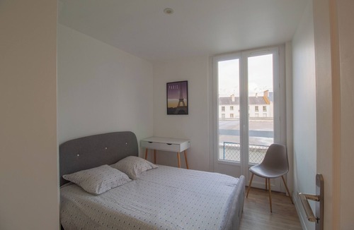 Saint-Nazaire Apartment | Bright apartment near the station