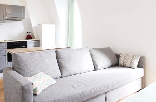 Clichy Apartment | Bright apartment near Paris