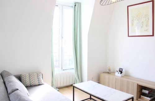 Clichy Apartment | Bright apartment near Paris