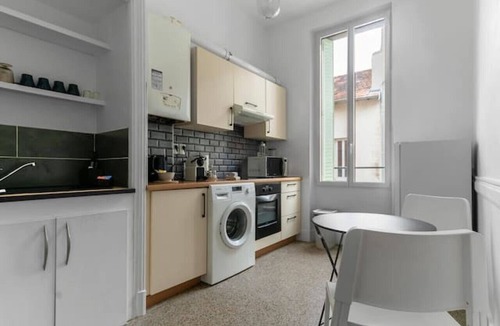 Republique Apartment | Bright apartment near thermal baths & parks