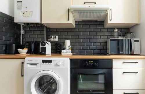 Republique Apartment | Bright apartment near thermal baths & parks