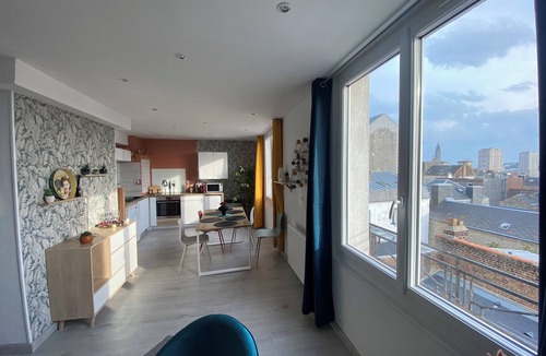 Saint-Martin-du-Littoral Apartment | Bright apartment one minute from the sea
