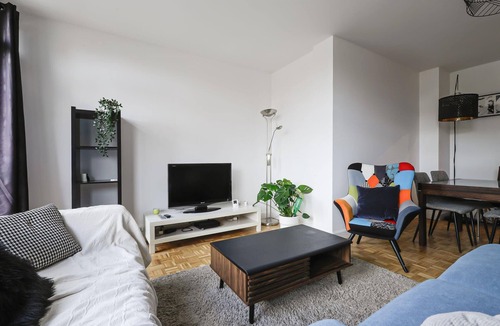 Le Busca Apartment | Bright apartment overlooking the Canal du Midi