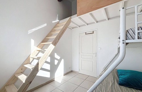 Carnon-Plage Apartment | Bright apartment, parking, 9 guests