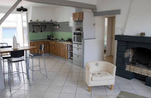 Pont Rousseau Apartment | Bright apartment south of Nantes near Sèvre