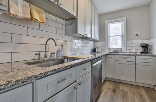 North Andover Apartment | Bright Apartment Near Downtown, Highways, Boston
