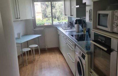 Estanove Apartment | Bright apartment with garden and swimming pool
