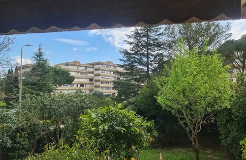 Estanove Apartment | Bright apartment with garden and swimming pool