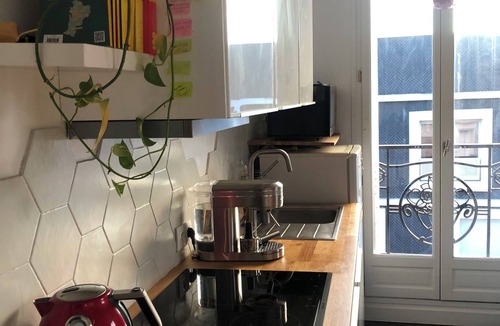 Clichy Apartment | Bright apartment with balcony