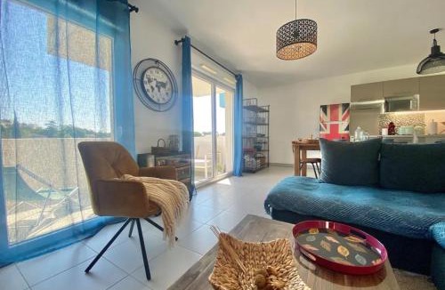 La Pompignane Apartment | Bright apartment with balcony