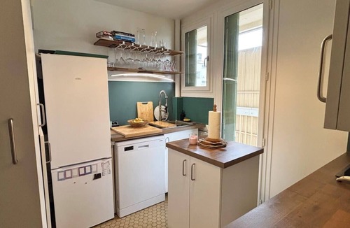 Soupetard Apartment | Bright apartment with balcony and parking
