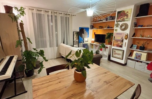 Soupetard Apartment | Bright apartment with balcony and parking