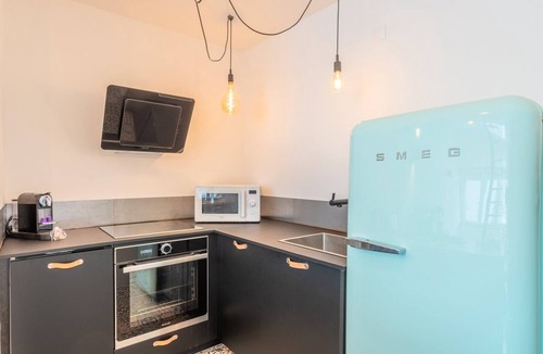 Wazemmes Apartment | Bright apartment with rooftop and private garage.