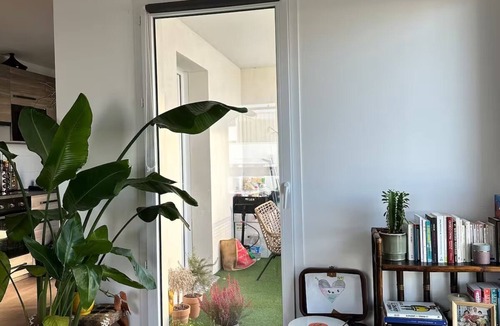 Quartier Grammont Apartment | Bright apartment with terrace Private parking